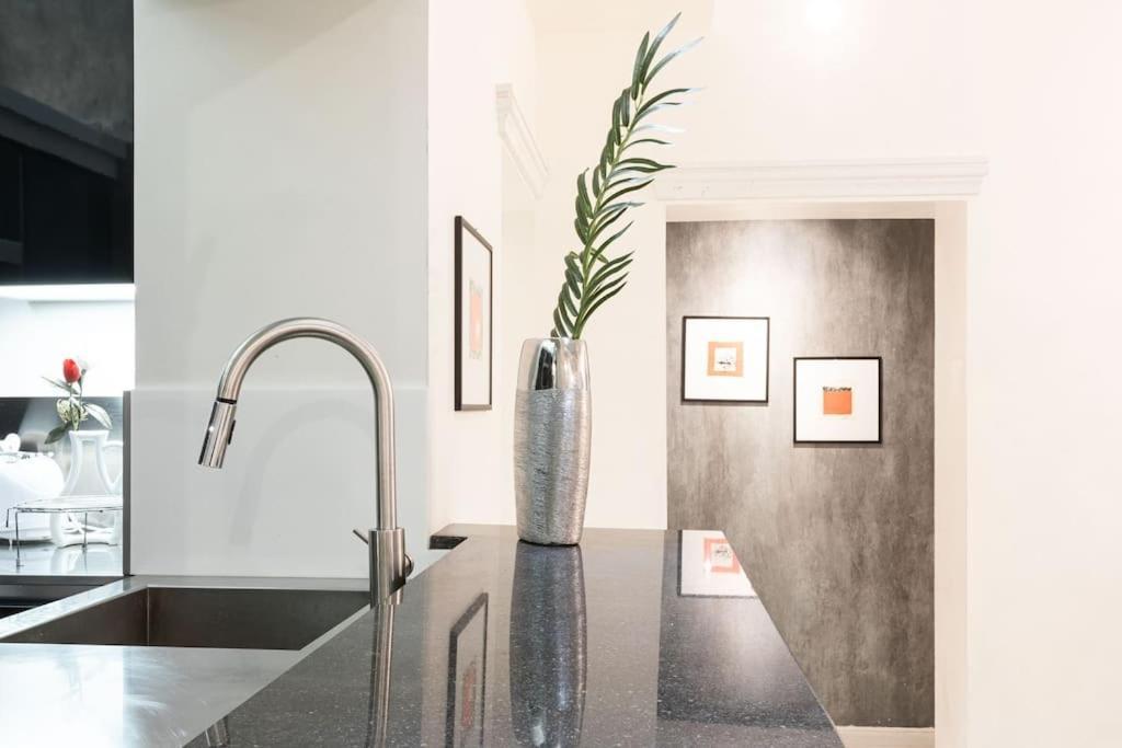 Manara57 Dream Apartment Trastevere - Topcollection Рим Екстериор снимка